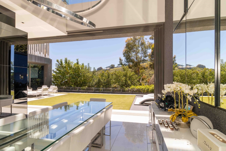 5 Bedroom Property for Sale in Clifton Western Cape